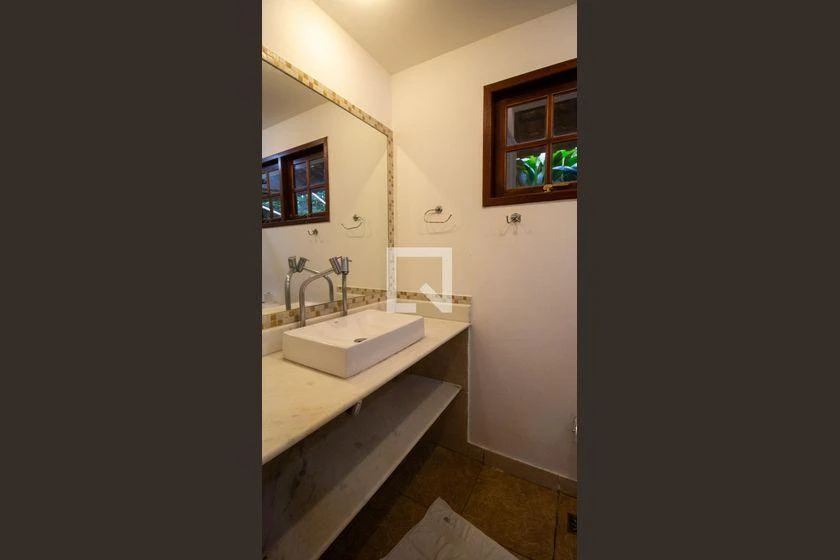 Casa com 4 quartos e churrasqueira na varanda — photo 45