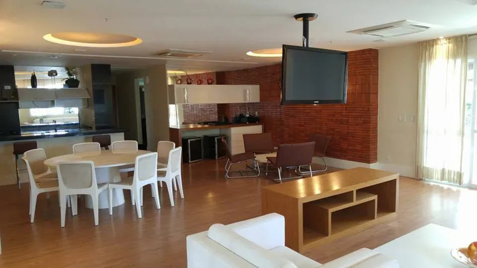 Apartment, 69 m², with a glass-enclosed balcony — photo 20