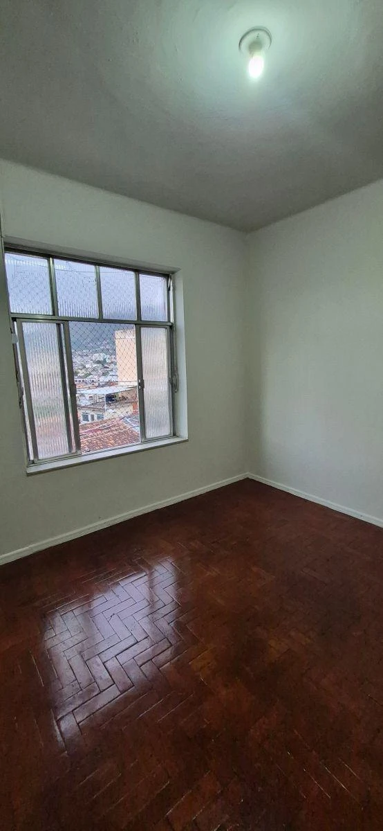 Деревянный пол или ламинат и 2 спальни: квартира 90 м² — photo 9