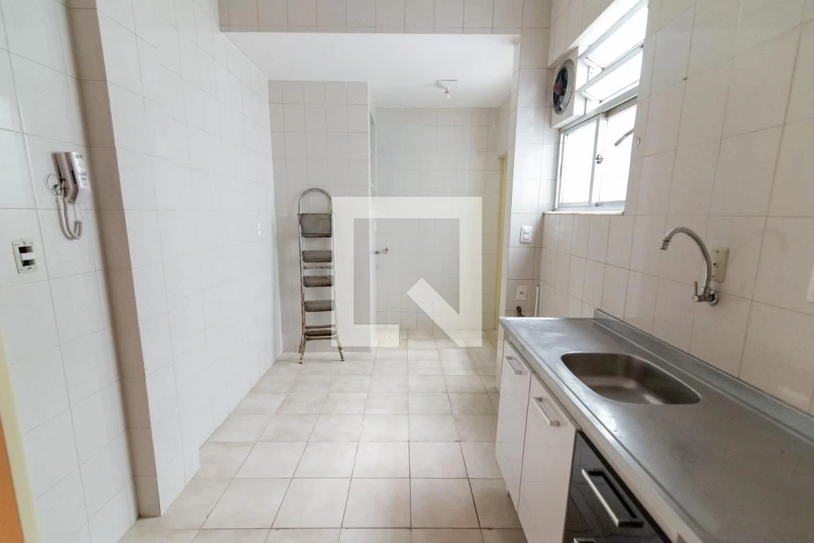 Bathtub in a 3-bedroom apartment, 110 m² — photo 15