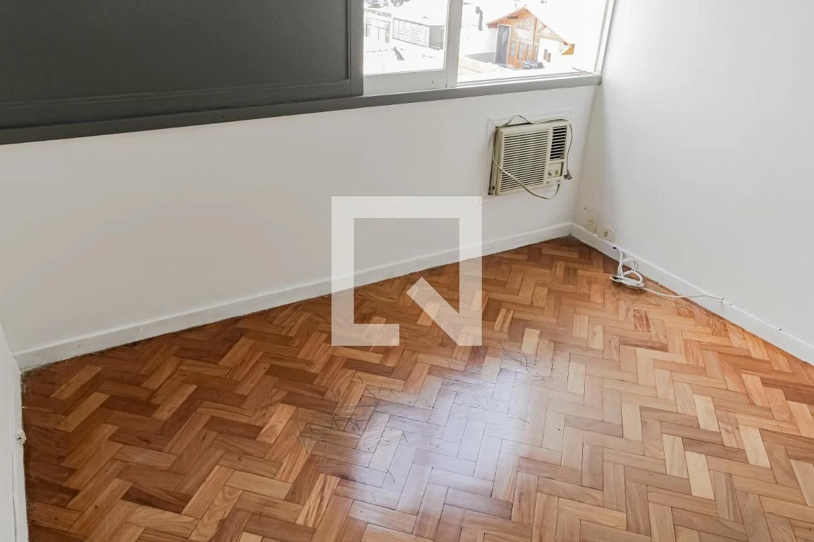 Apartment, 116 m², with wood or laminate floors — photo 35