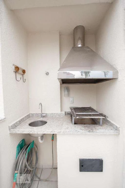 164 m² apartment with 3 bedrooms and a balcony — photo 9