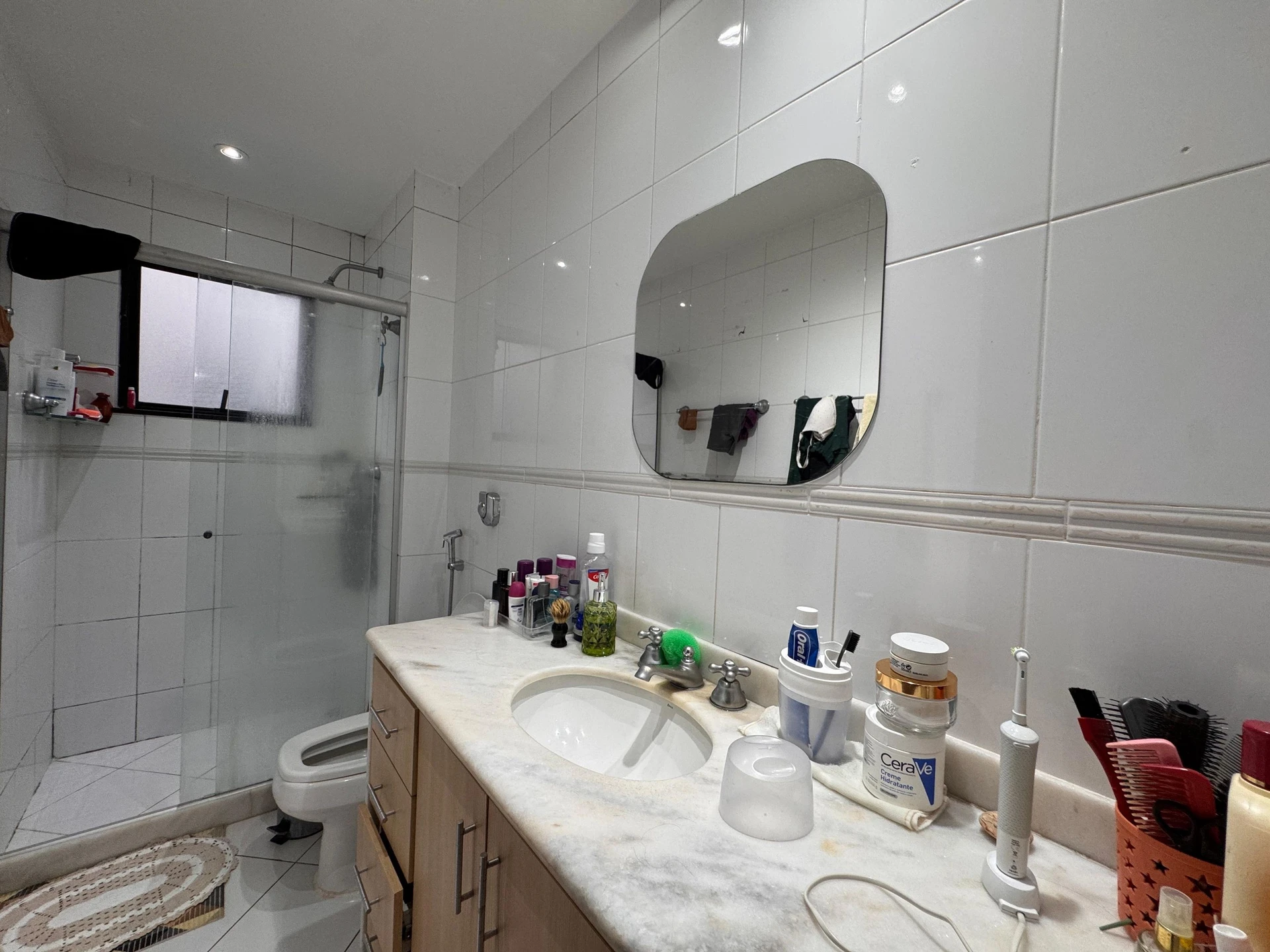 Walk-in closet in a 3-bedroom apartment, 130 m² — photo 20