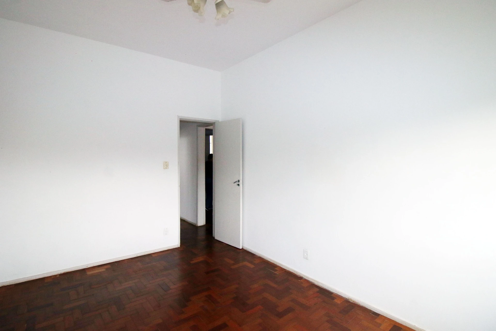 Wood or laminate floors in a 2-bedroom apartment, 63 m² — photo 20