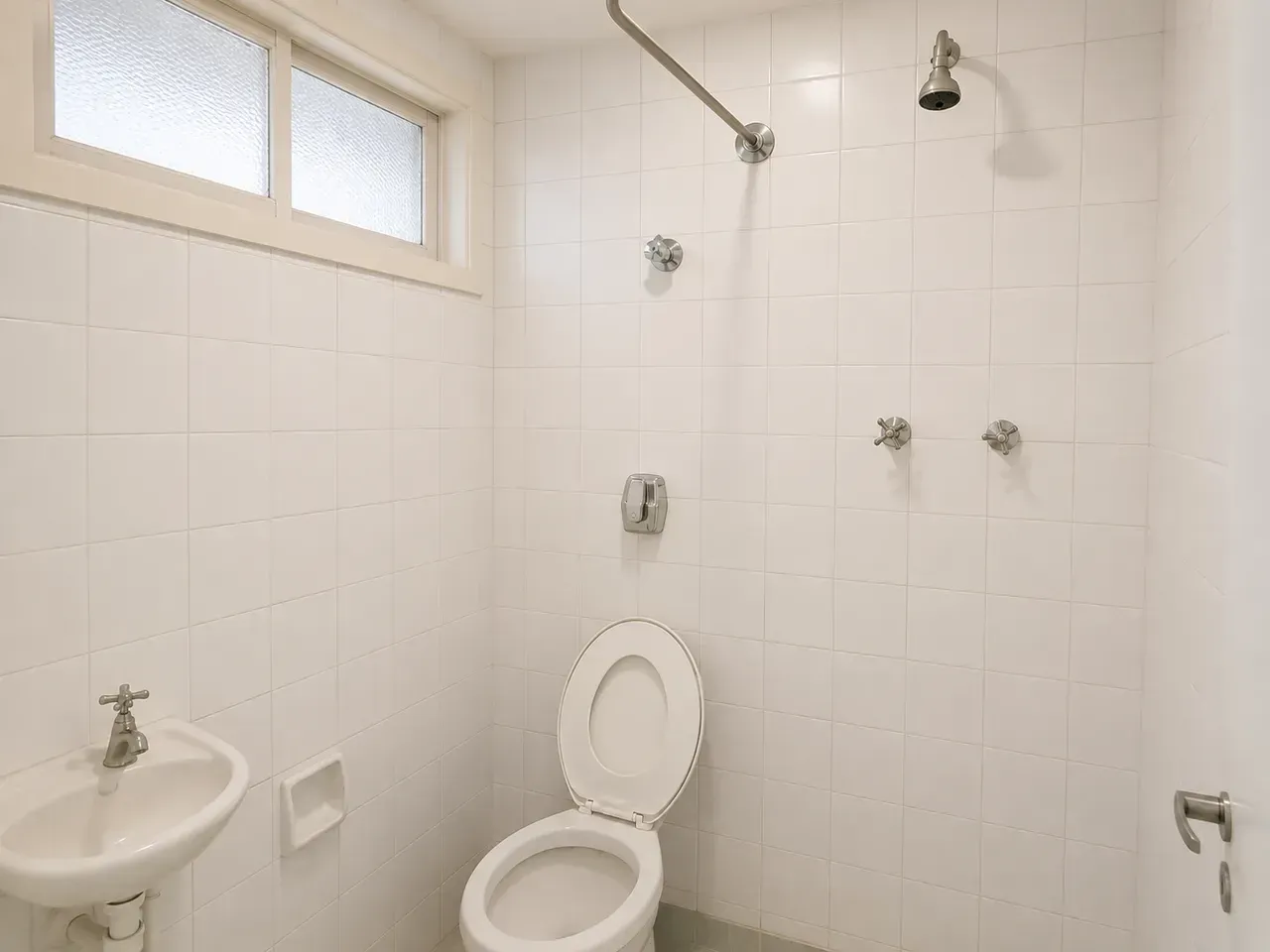 Unfurnished 150 m² apartment with 3 bedrooms and 4 bathrooms — photo 16