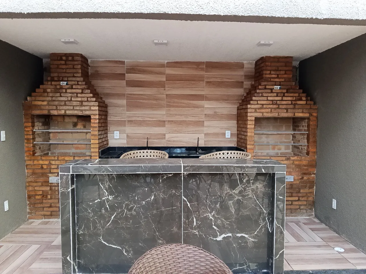 2-bedroom, 2-bath apartment with a balcony — photo 8