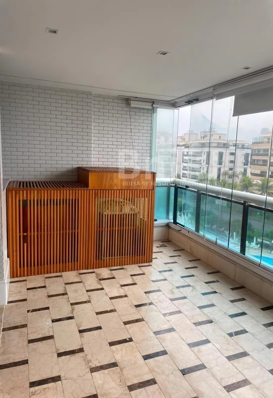 Furnished 190 m² apartment with 4 bedrooms and 4 parking — photo 24