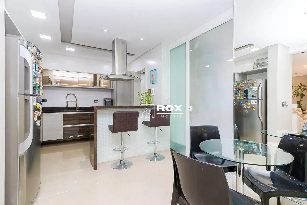Furnished house with 4 en-suite bedrooms and 266 m² — photo 15