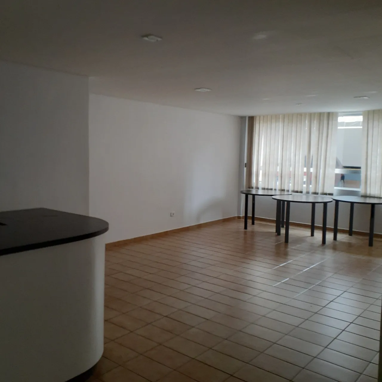 Unfurnished apartment with 2 bedrooms and 1 parking spot — photo 7