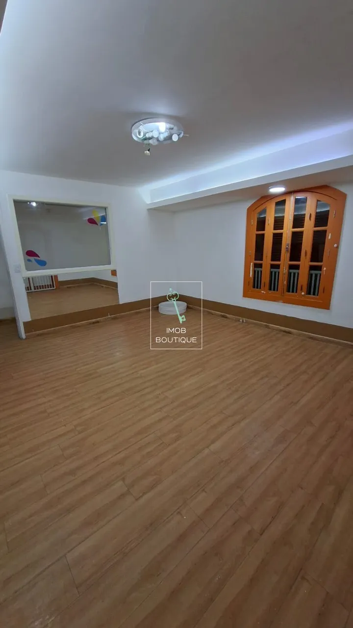 House with 5 bedrooms and the shared pool — photo 8