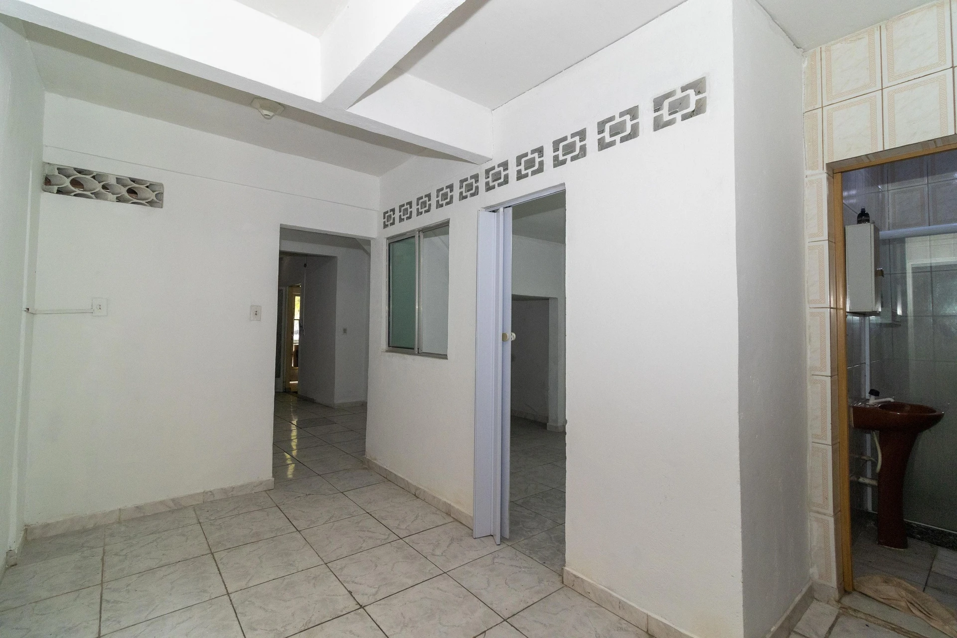 House with 2 bedrooms and an electric shower — photo 19