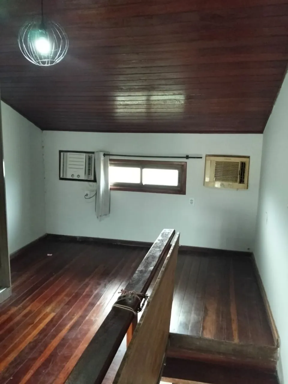 1-bedroom apartment with a compact kitchenette and parking — photo 11