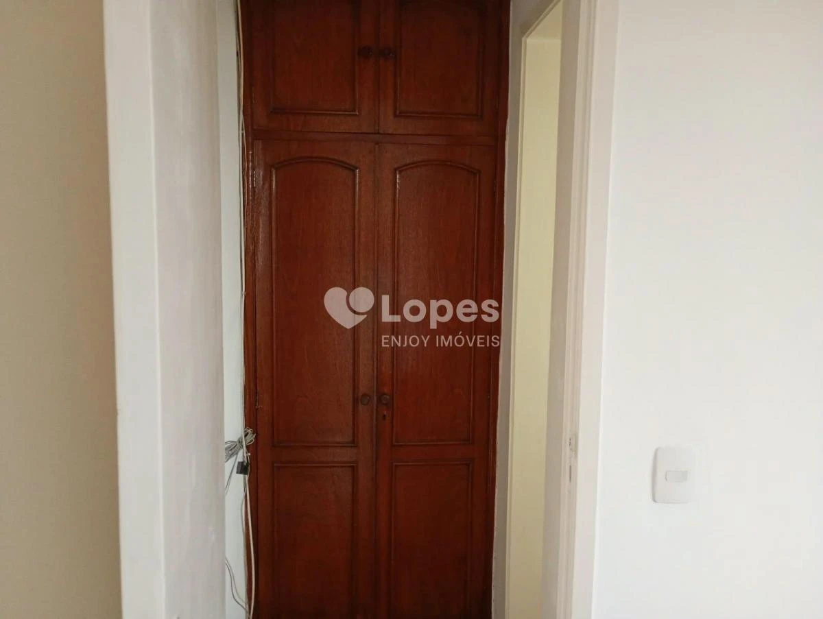 2-bedroom apartment with a mountain view — photo 23