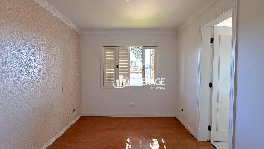 Condo house with private garden and laundry area — photo 39