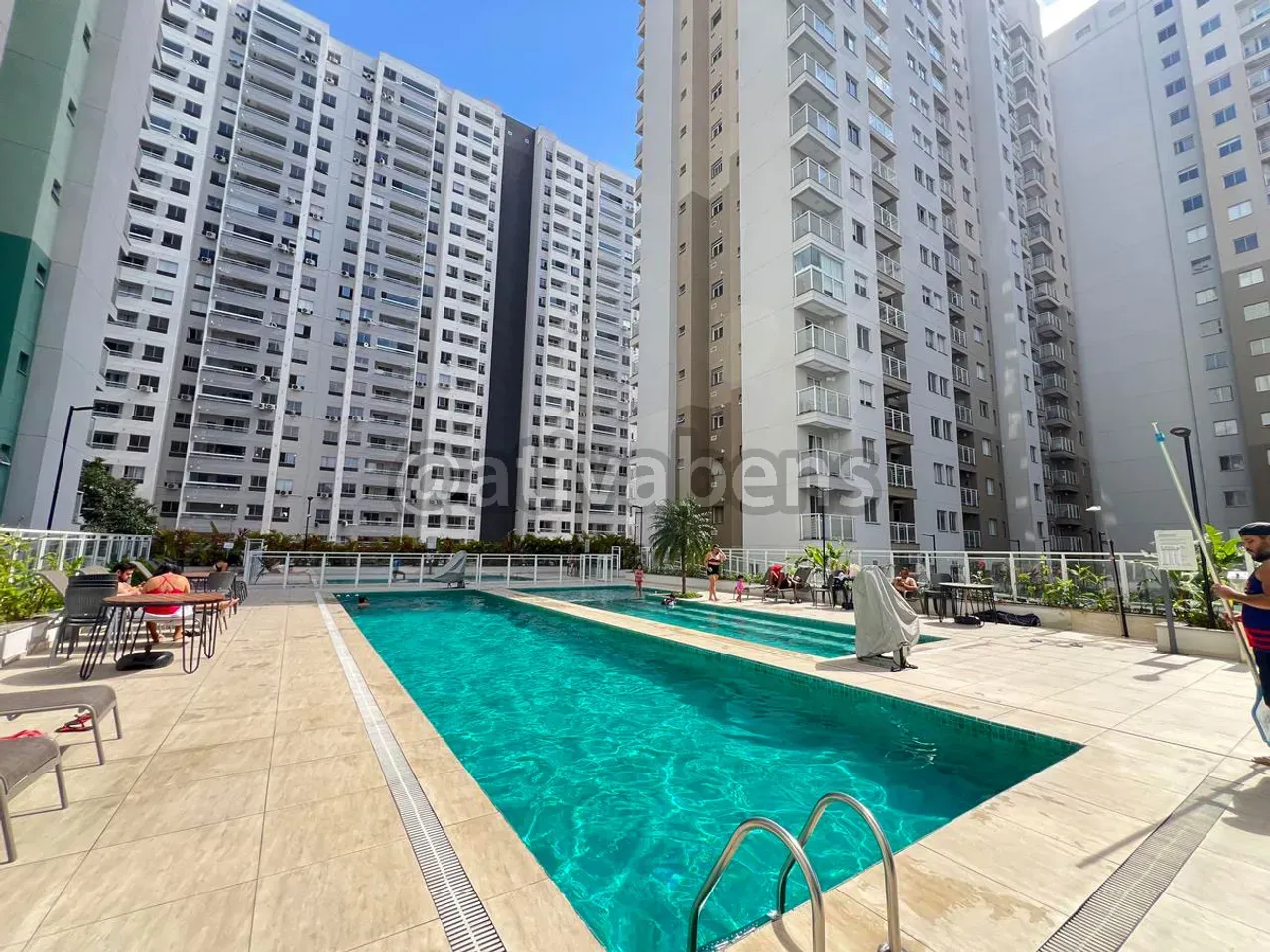 Furnished 1-bedroom apartment with 37 m² on the 19th floor — photo 12