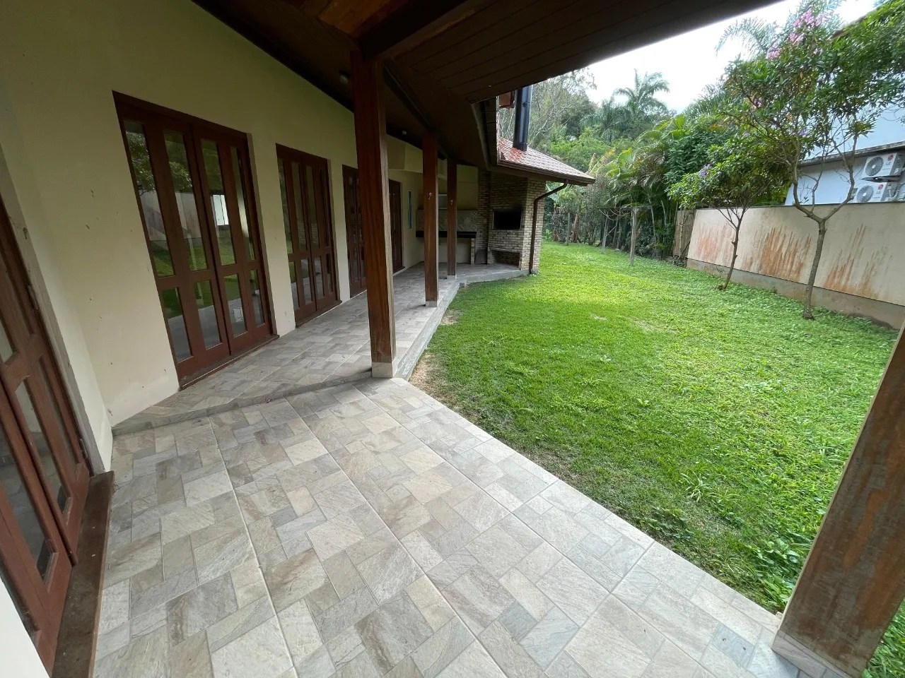 House with 4 bedrooms and 1 en-suite, 600 m² — photo 64