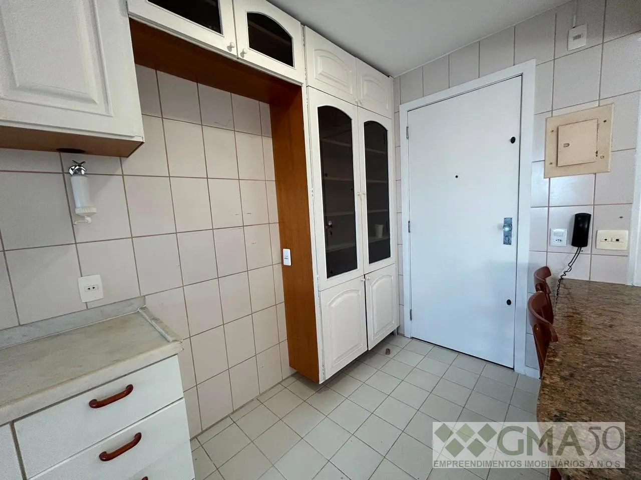 Unfurnished 2-bedroom apartment with 3 bathrooms — photo 23