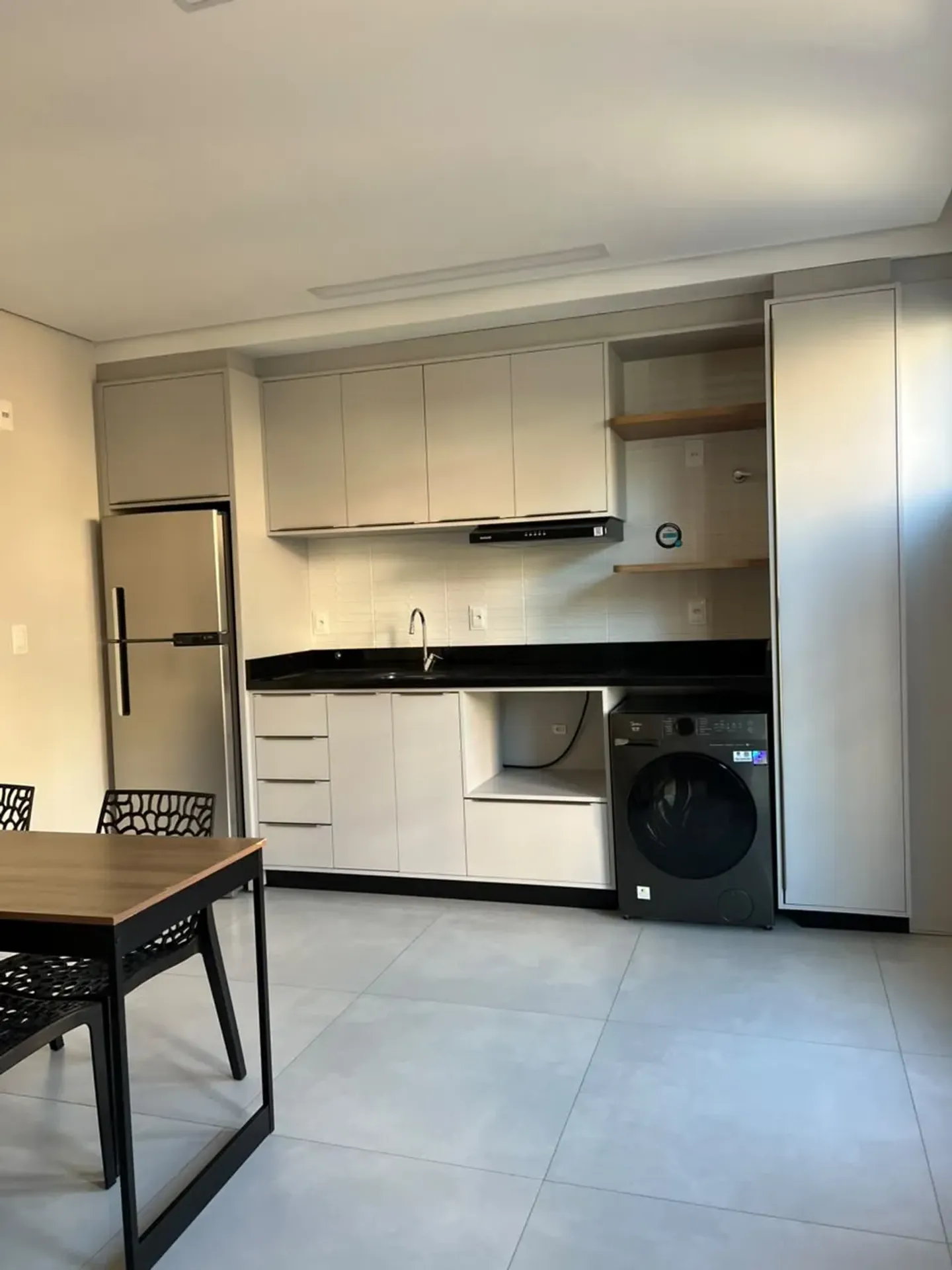 1-bedroom apartment with an open-plan kitchen