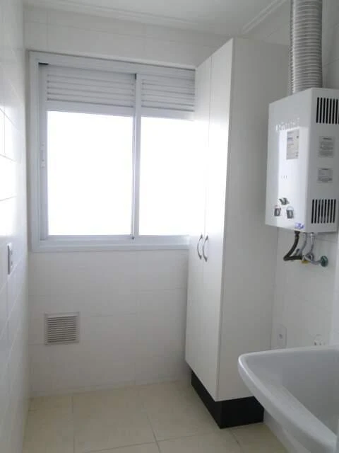 2-bedroom apartment in a building with a pool — photo 3