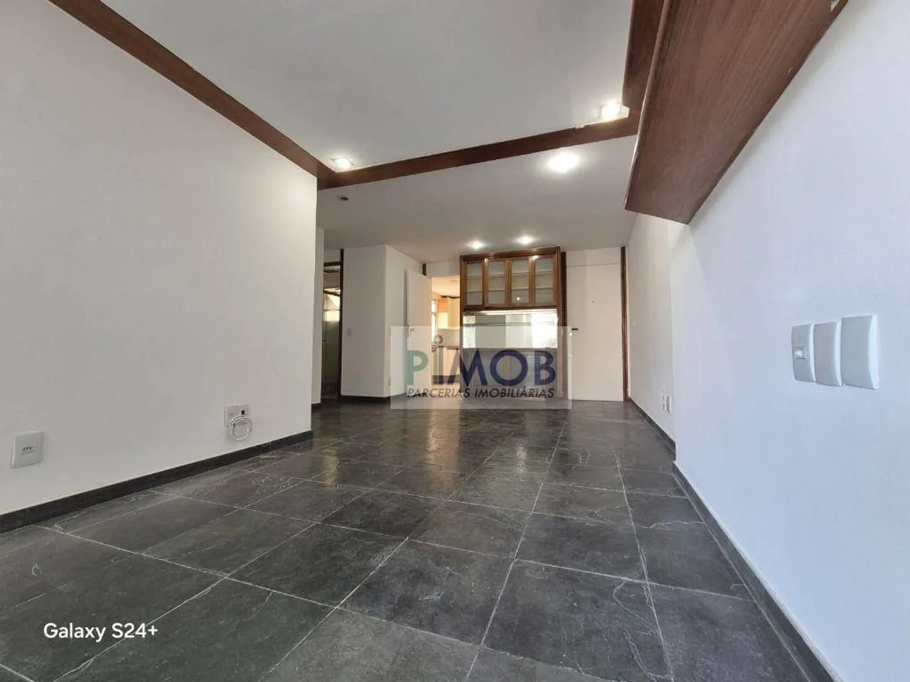 Apartamento de 2 quartos e 104 m² com área de lavanderia — photo 14