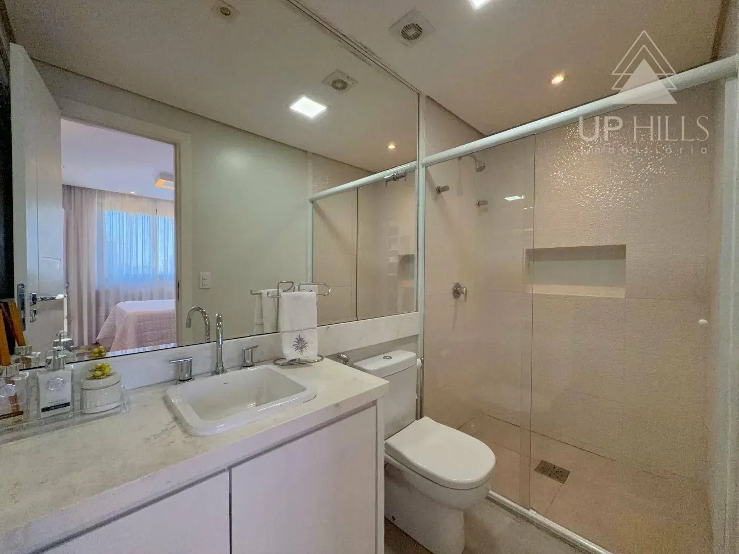 Apartment on the 4th floor with floor-to-ceiling windows — photo 49