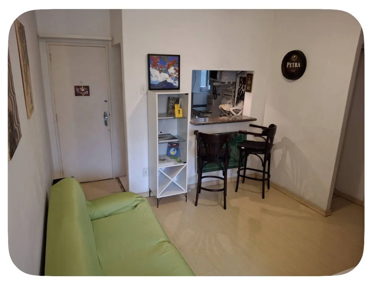 Apartamento mobiliado de 1 quarto e 2 banheiros, 50 m²