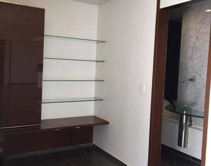 380 m² apartment with 4 en-suite bedrooms and balcony — photo 8
