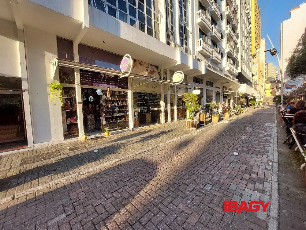 Apartamento de 1 dormitório com área de serviço e 35 m² — photo 21