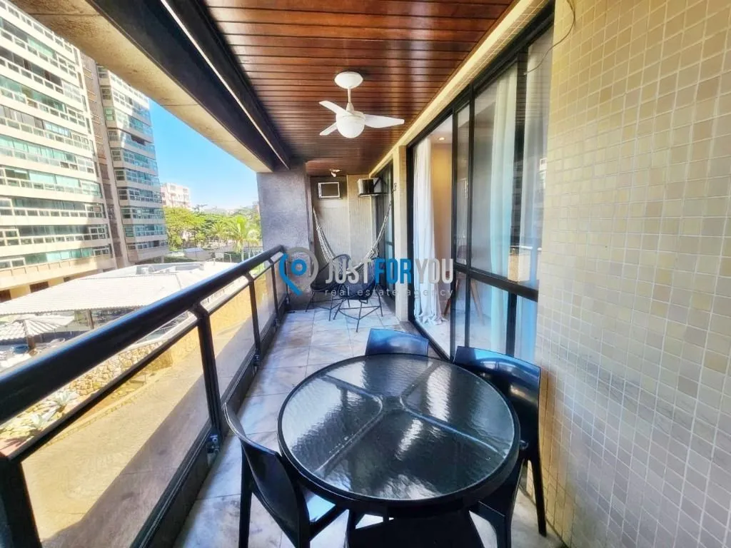 Furnished apartment with 4 bedrooms and 144 m² — photo 37