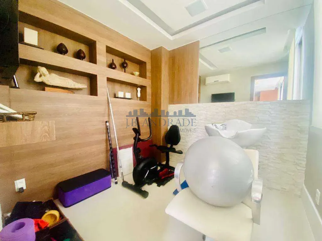 Furnished 4-bedroom apartment with 4 bathrooms — photo 29