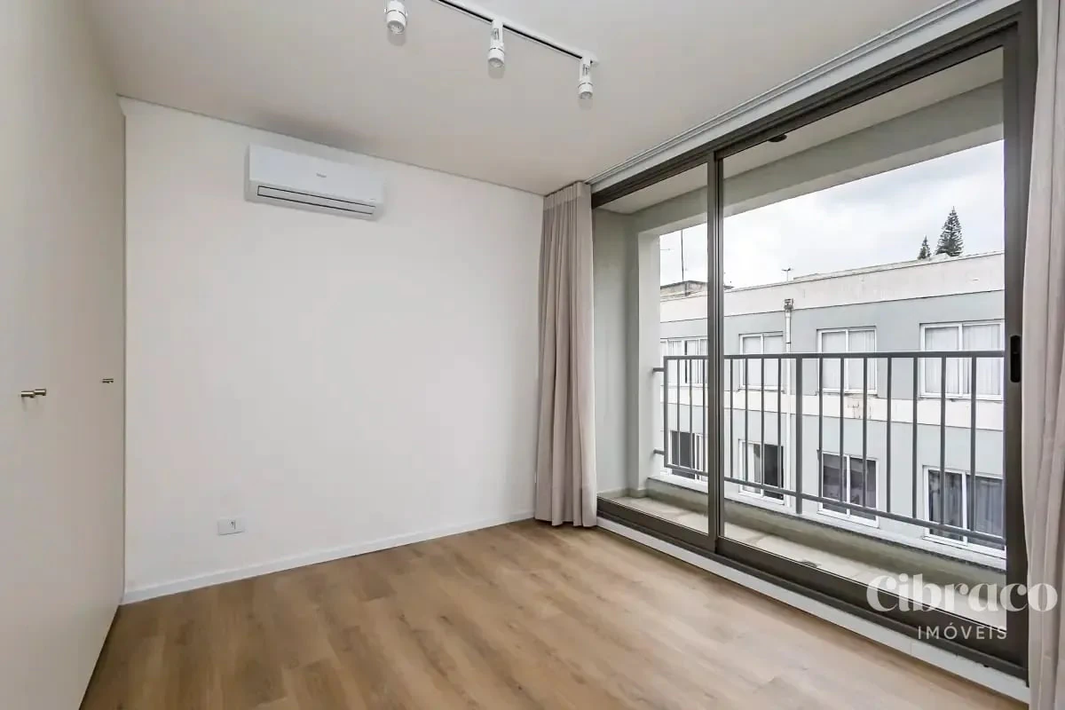 1-bedroom apartment with a balcony on the 4th floor
