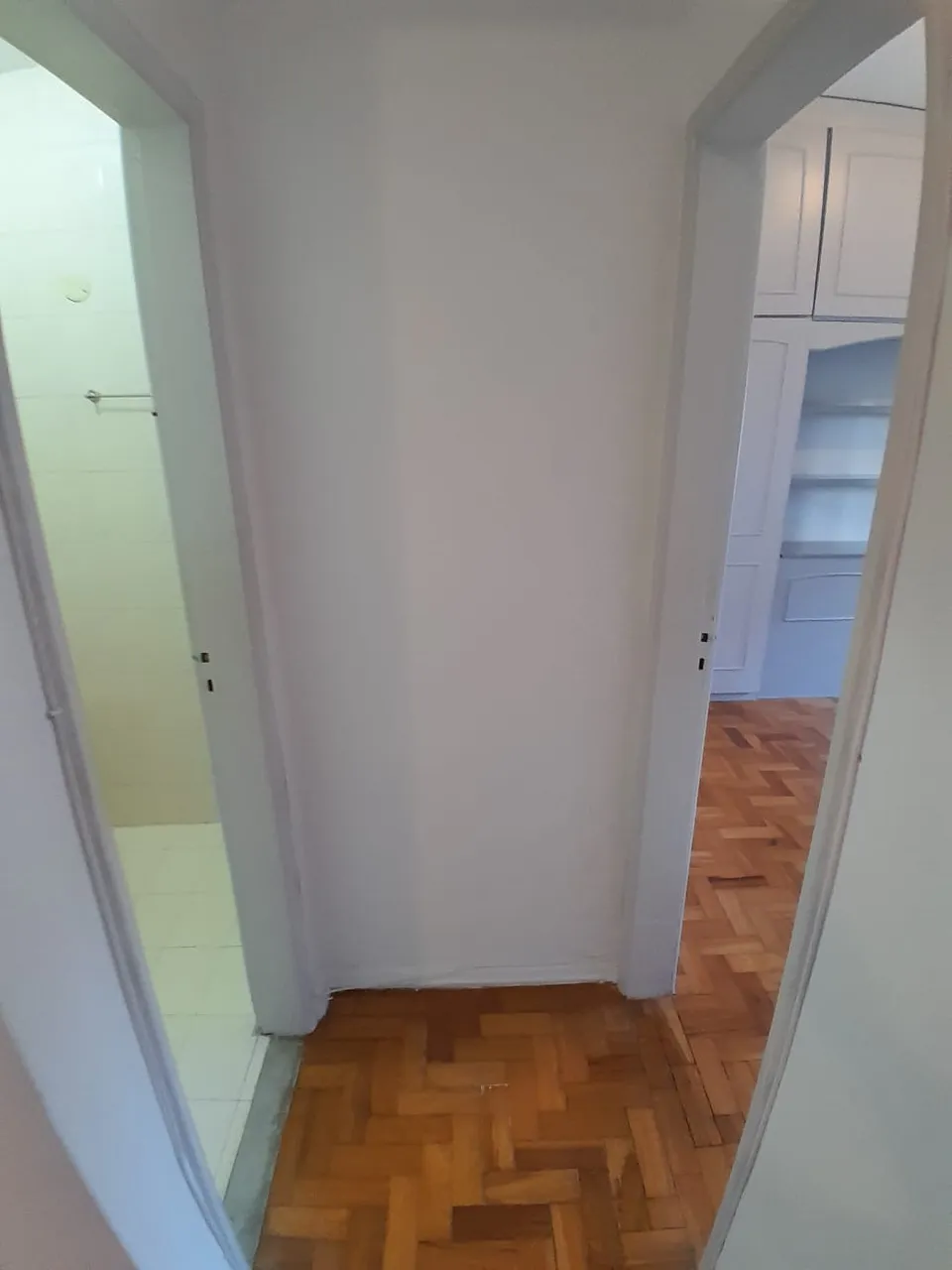 2-bedroom apartment with a separate, closed kitchen — photo 14