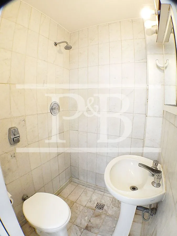 3-bedroom apartment with 220 m² and laundry area — photo 35