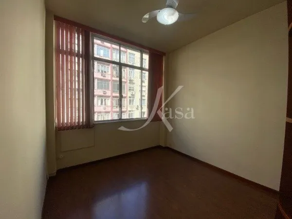 Apartment on the 6th floor with wood or laminate floors — photo 3