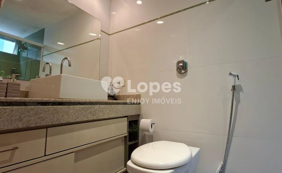 2-bedroom apartment with a mountain view in Rio de Janeiro — photo 34