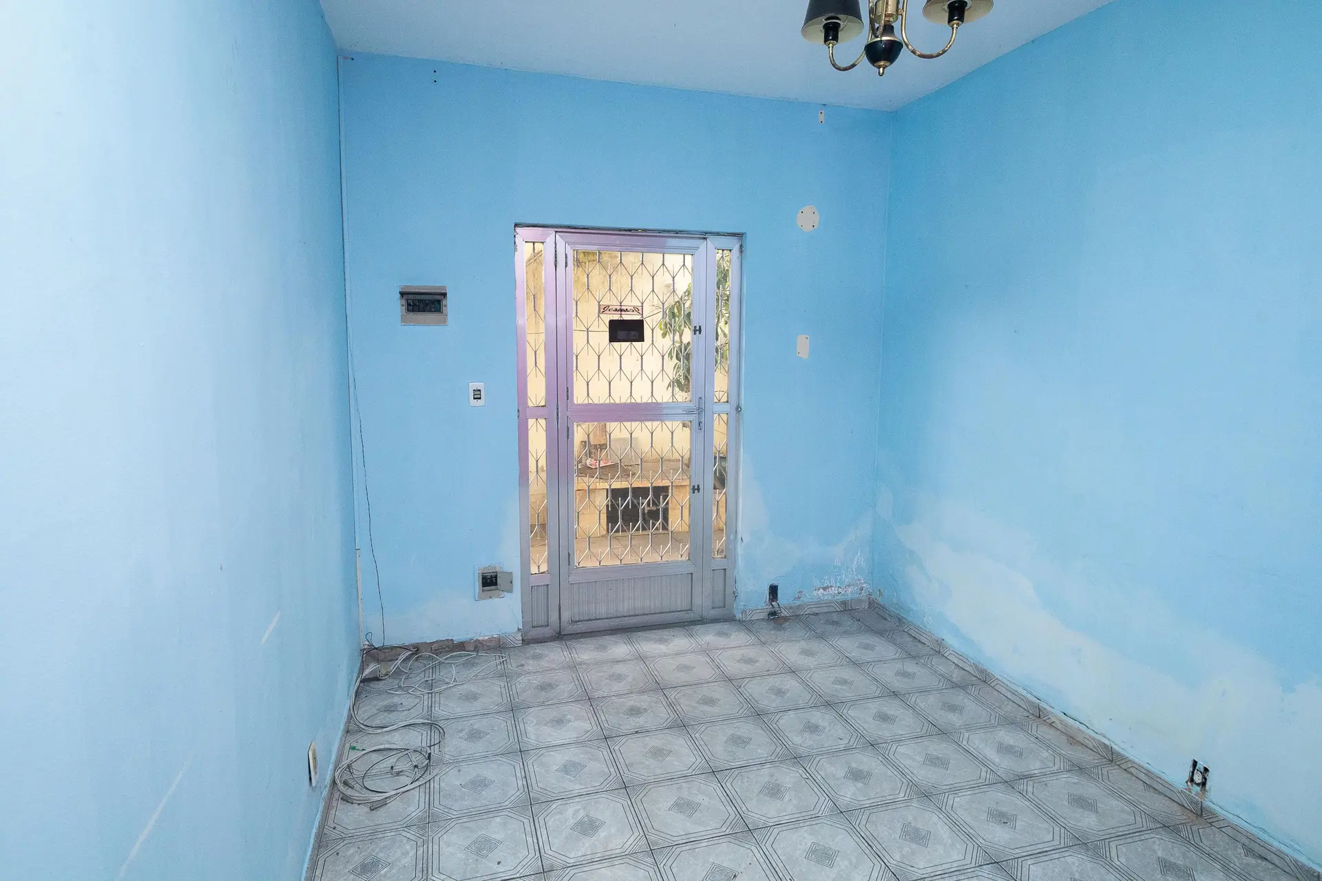 House with 3 bedrooms, 1 en-suite, and private yard — photo 18