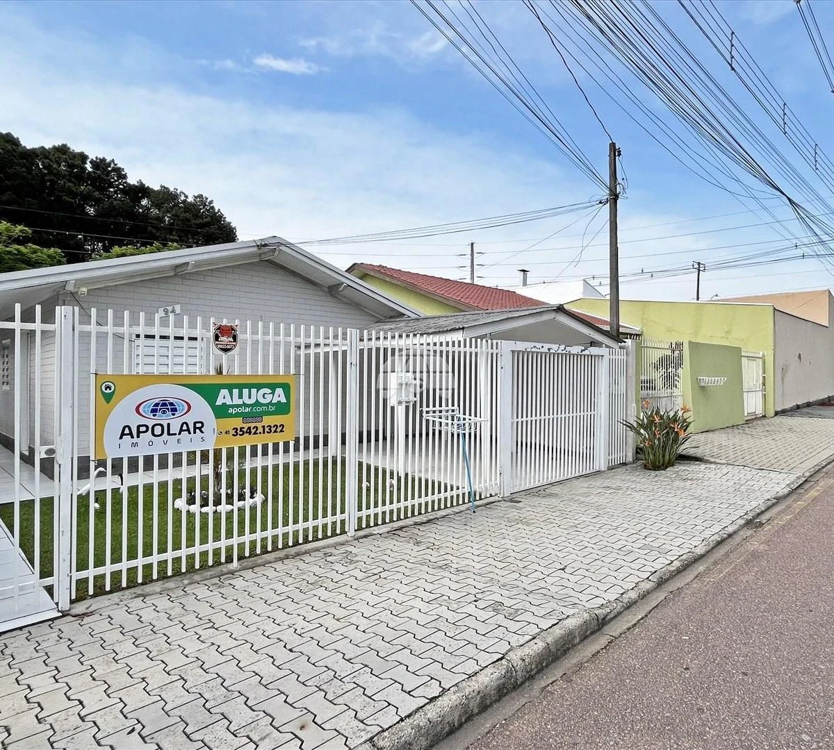 Balcony with a grill in a one-bedroom house, 40 m² — photo 17