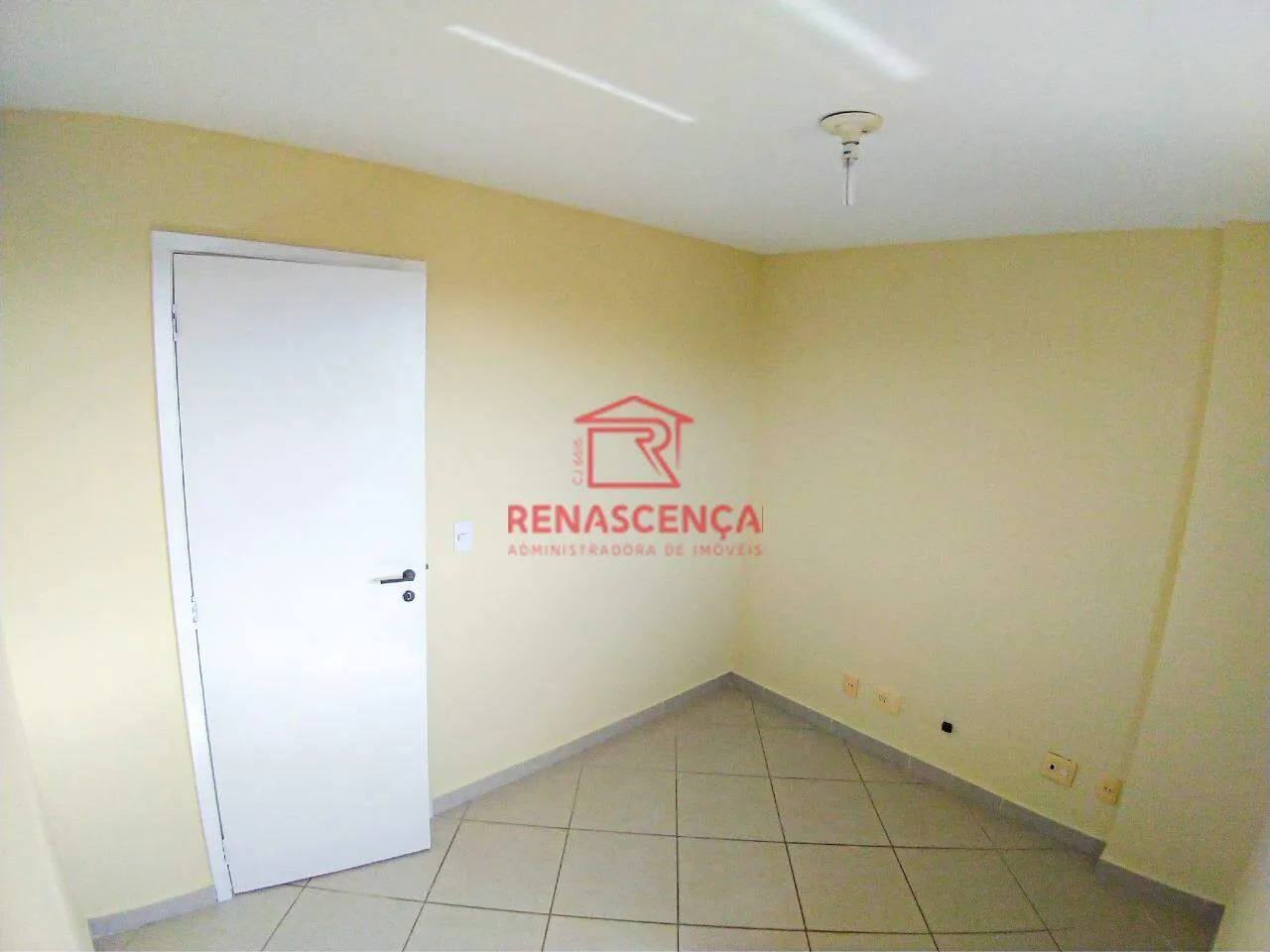 Apartamento com 2 quartos e varanda com área de lavanderia — photo 17
