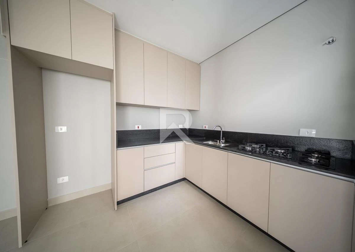 Floor-to-ceiling windows in a 3-bedroom house, 97 m² — photo 3