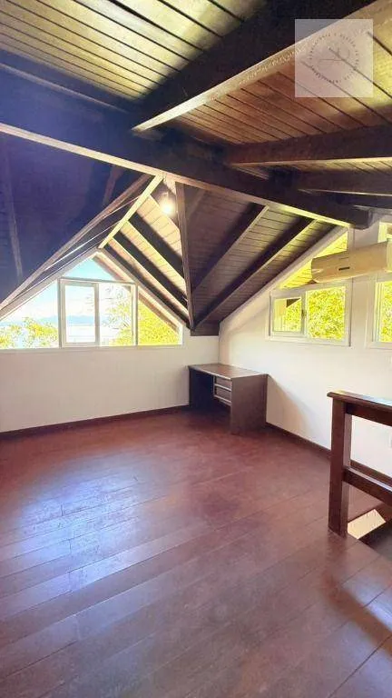 Furnished house with 3 bedrooms and 4 bathrooms — photo 37