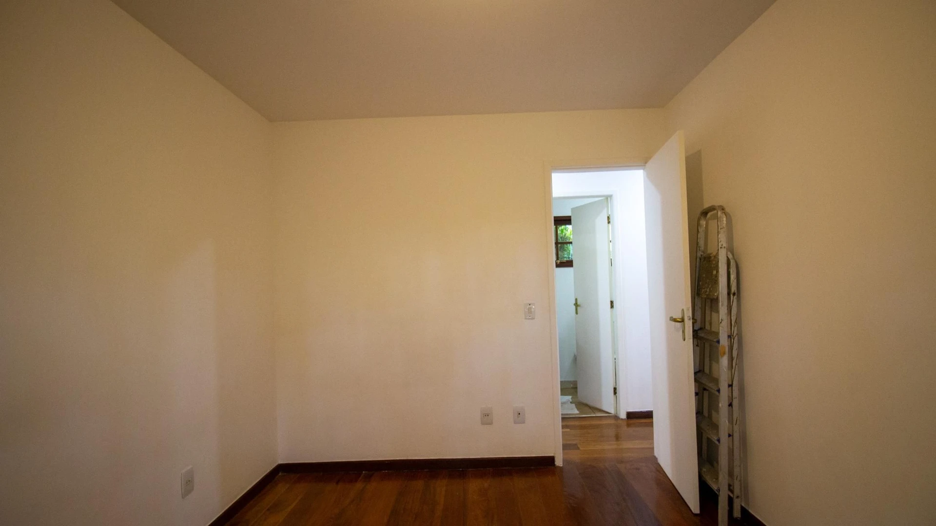 Casa com 4 quartos e 4 banheiros, com 3 vagas — photo 42