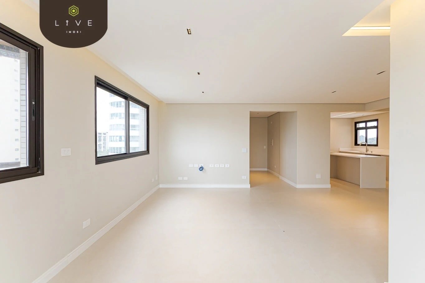 3-bedroom apartment with glazed balcony and private BBQ — photo 10