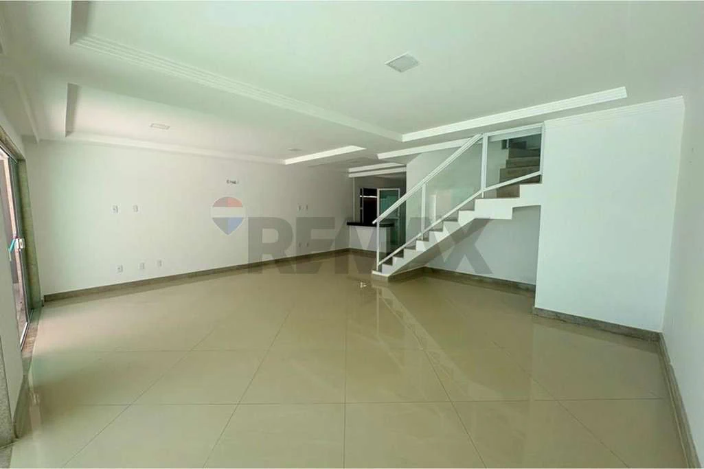 4-suite house with 305 m² and 3 parking spaces — photo 4