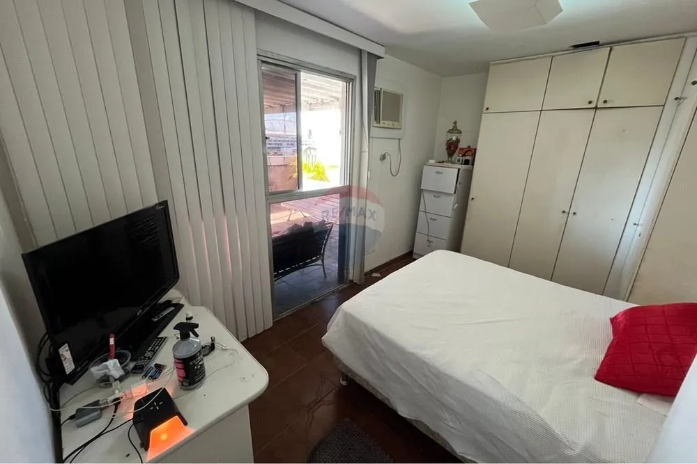 Furnished 4-bedroom apartment with 2 baths and 183 m² — photo 16