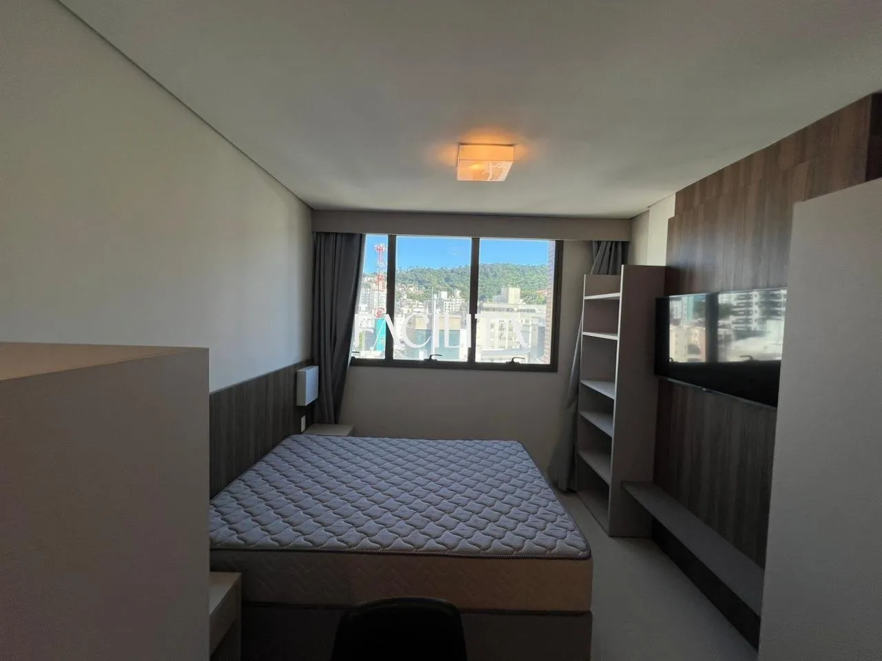 Furnished 20 m² one-bedroom apartment with work corner — photo 4