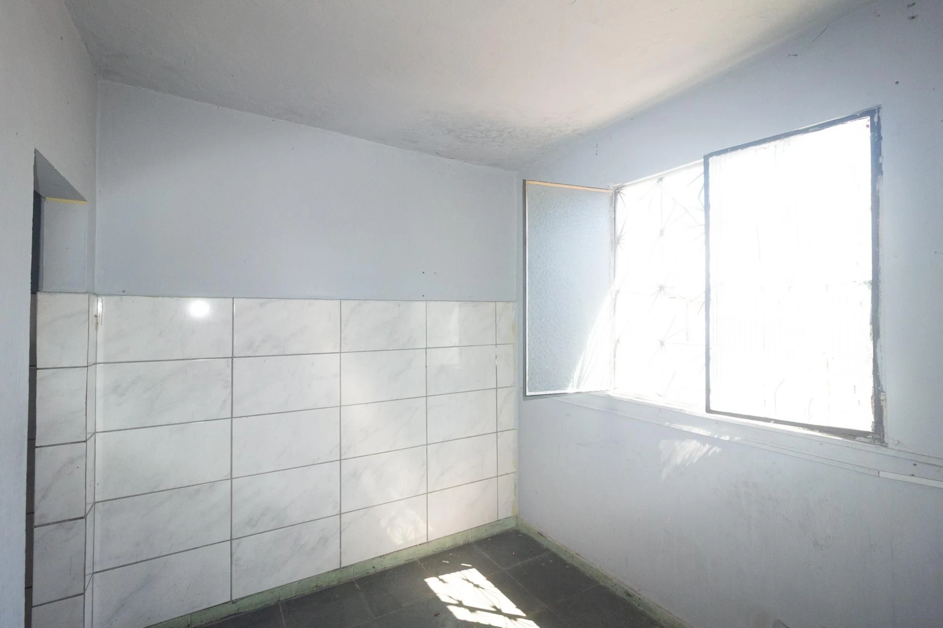 1-bedroom unfurnished studio with 1 bathroom and parking — photo 15