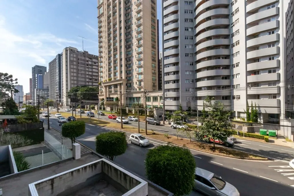 3-bedroom apartment with 4 bathrooms in good condition — photo 36