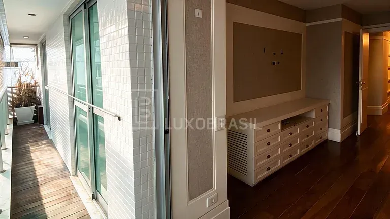 2-bedroom apartment in a building with a gym — photo 15