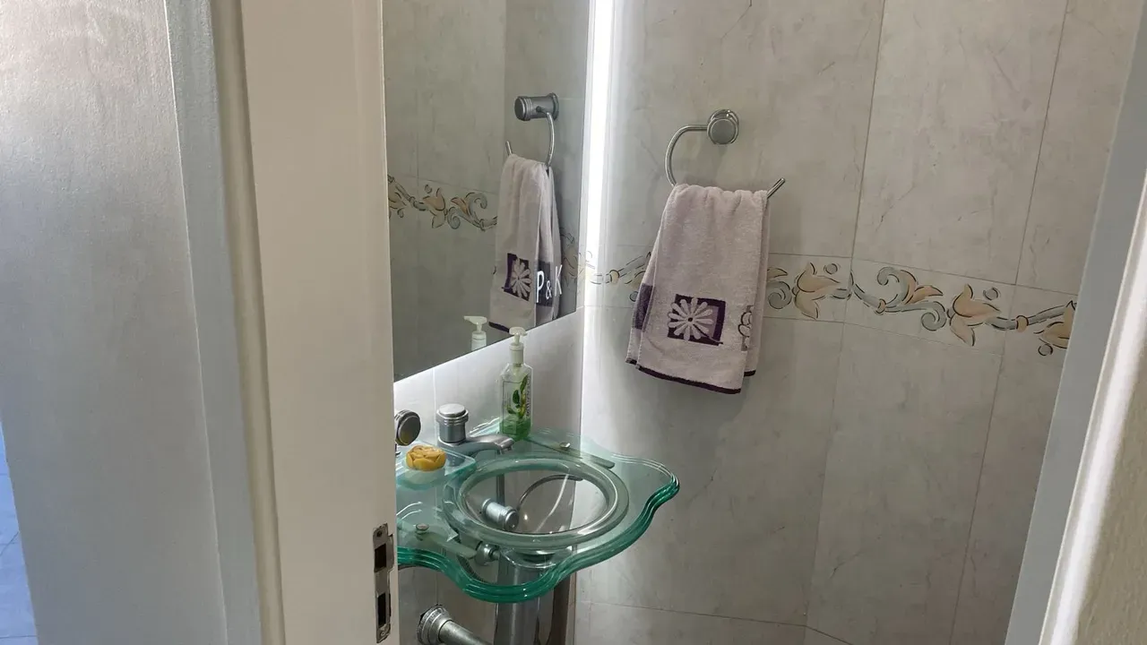 Furnished 369 m² apartment with a closed kitchen — photo 57