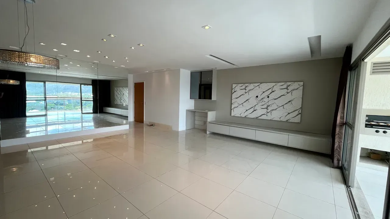 Rental apartment with 4 bedrooms and enclosed balcony — photo 14